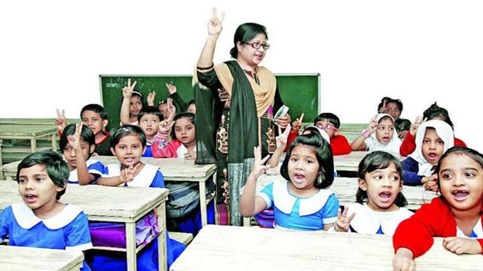 শিক্ষার্থীদের দিনে ৫ পৃষ্ঠা বাংলা-ইংরেজি জোরে জোরে পড়ানোর নির্দেশ